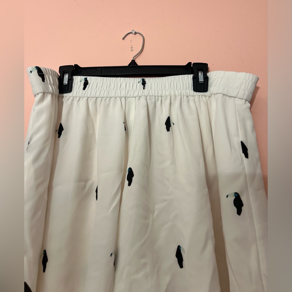 LOFT White and Black Patterned Women Shorts - Picture 2 of 5